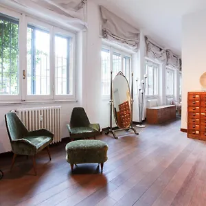 https://beautiful-loft-with-terrace-in-porta-romana.it-lombardy.com