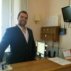 Lazzari Otel